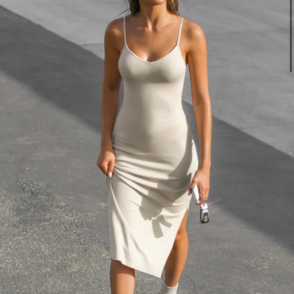 V neck dress